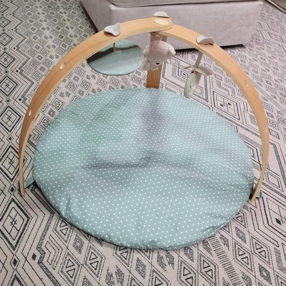 Ingenuity Cozy Spot Reversible Duvet Activity Gym with Wooden Toy Bar tummy time - Picture 6 of 8